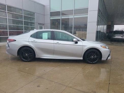 Used 2024 Toyota Camry XSE image 8