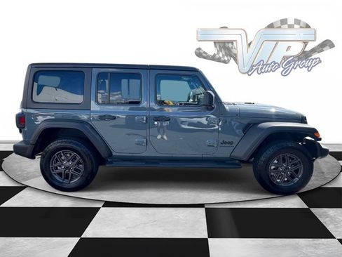 Used 2026 Jeep Wrangler Unlimited Sport AWD/4WD image 3