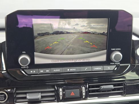 Used 2024 Nissan Pathfinder SV image 20