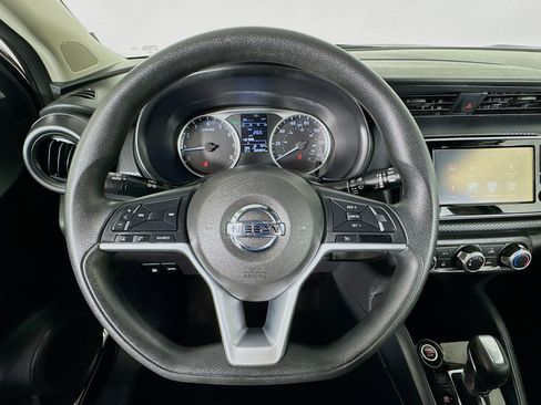 Used 2021 Nissan Kicks S image 11