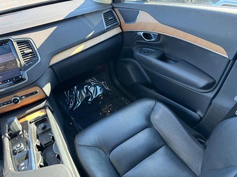 Used 2023 Volvo XC90 B6 Core w/ Protection Package Premier image 16