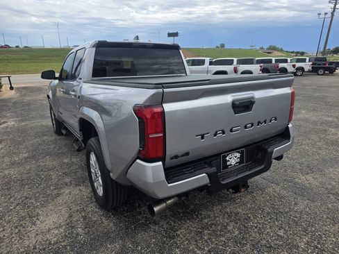 Used 2025 Toyota Tacoma SR5 image 5