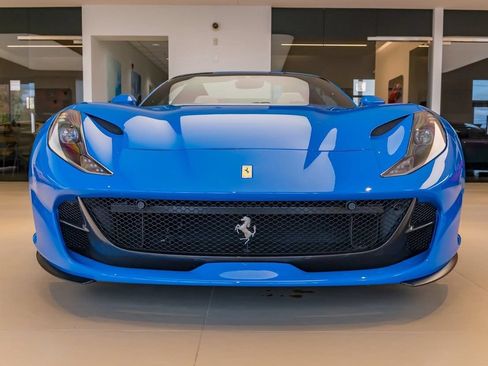 Used 2022 Ferrari 812 GTS RWD image 2