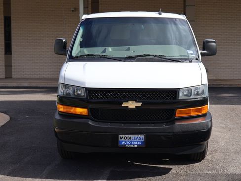 Used 2023 Chevrolet Express 3500 LS RWD image 2
