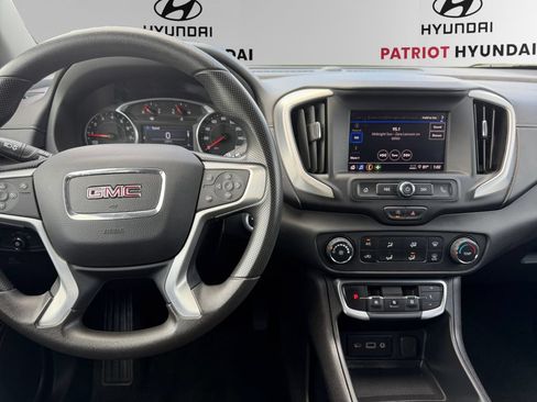 Used 2024 GMC Terrain SLE AWD/4WD image 11
