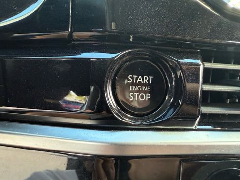 Used 2025 Nissan Pathfinder Platinum image 35