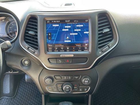 Used 2020 Jeep Cherokee Trailhawk w/ Comfort/Convenience Group AWD/4WD image 19