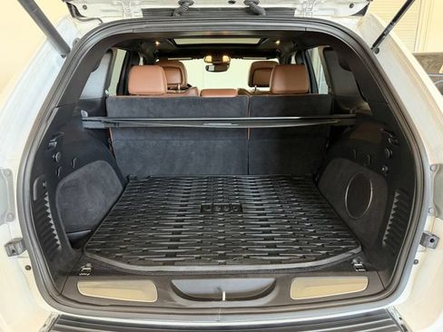 Used 2021 Jeep Grand Cherokee Overland AWD/4WD image 13
