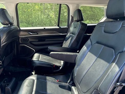 Used 2021 Jeep Grand Cherokee L Limited w/ Luxury Tech Group II AWD/4WD image 21