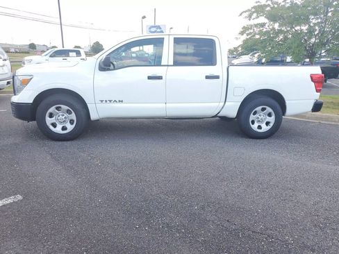 Used 2017 Nissan Titan S image 5
