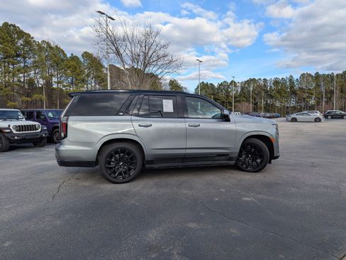 Used 2024 Cadillac Escalade Sport w/ LPO, ONYX Package image 4