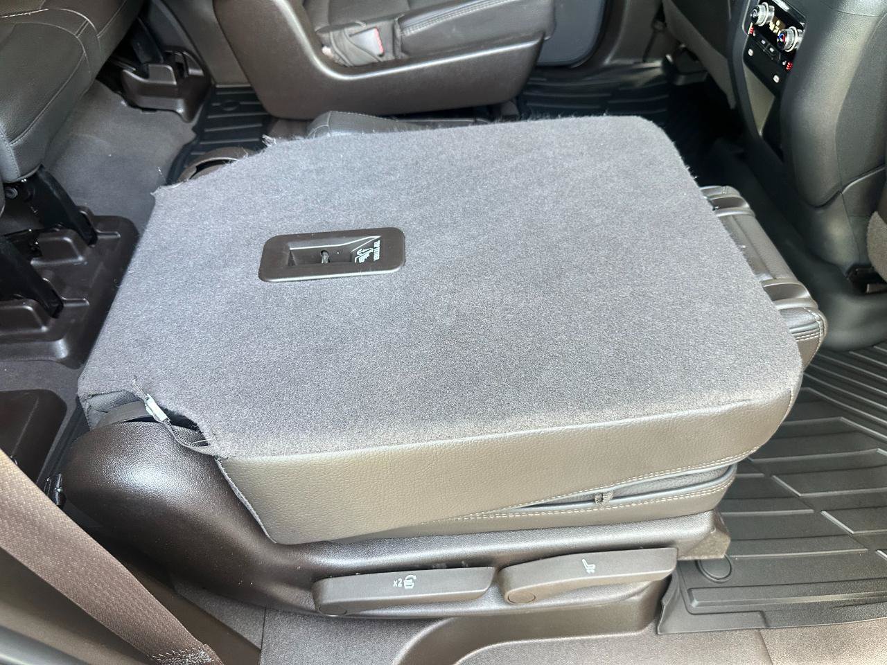 Used 2023 GMC Yukon Denali w/ LPO, Floor Liner Package RWD image 27