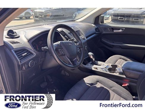 Used 2017 Ford Edge SE AWD/4WD image 10