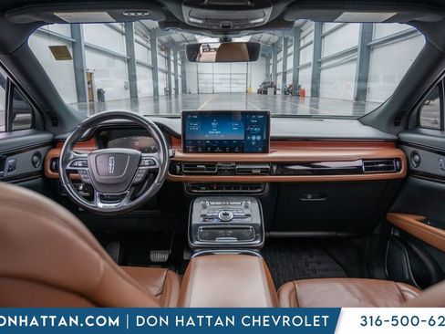 Used 2022 Lincoln Nautilus Reserve w/ Equipment Group 201A image 3