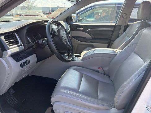 Used 2019 Toyota Highlander Limited w/ Protection Package #3 image 12