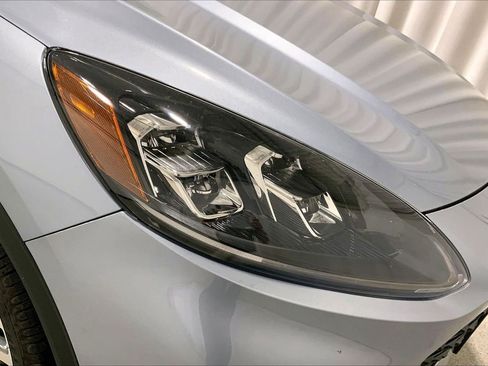 Used 2022 Ford Escape Titanium w/ Class II Trailer Tow Package image 12