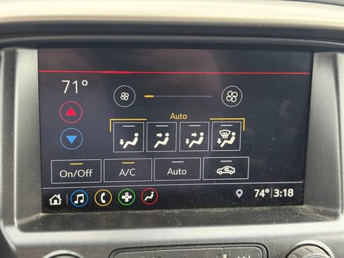 Used 2021 Chevrolet Colorado Z71 AWD/4WD image 36