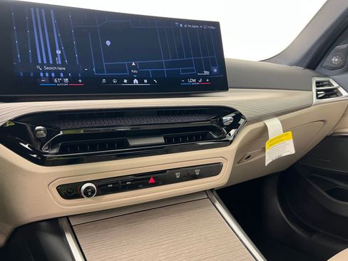 Used 2025 BMW 330i xDrive Sedan w/ M Sport Package AWD/4WD image 26