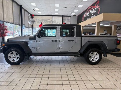 Used 2020 Jeep Gladiator Sport w/ Quick Order Package 24S image 5