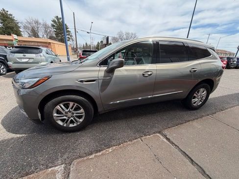 Used 2018 Buick Enclave Essence AWD/4WD image 4