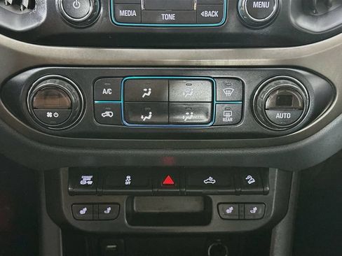 Used 2016 Chevrolet Colorado Z71 AWD/4WD image 18
