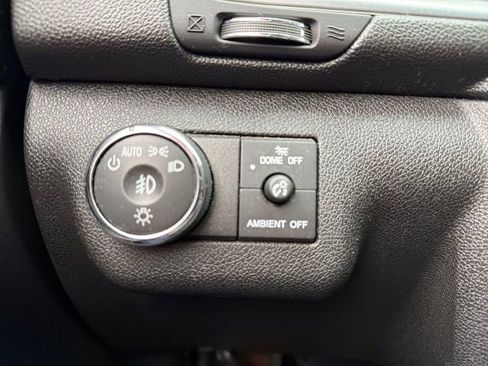 Used 2017 Chevrolet Traverse LT w/ Style and Technology Package FWD image 16