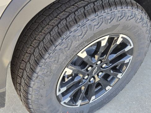 New 2026 Chevrolet Traverse Z71 w/ Enhanced Driving Package image 7