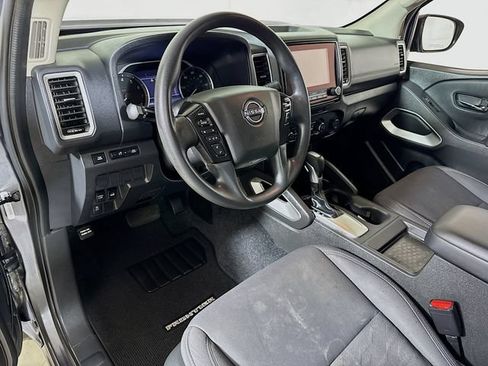 Used 2022 Nissan Frontier SV AWD/4WD image 7