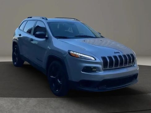Used 2017 Jeep Cherokee Sport AWD/4WD image 3