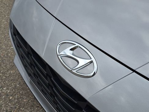 Used 2023 Hyundai Elantra SE w/ Winter Weather Package image 31