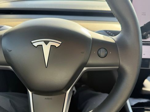 Used 2019 Tesla Model 3 Standard Range Plus image 17