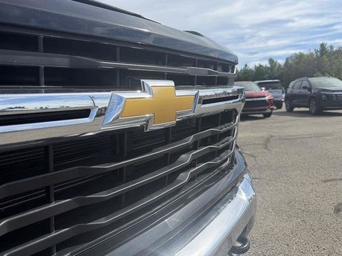 Used 2024 Chevrolet Silverado 2500 LT w/ Z71 Off-Road Package AWD/4WD image 7