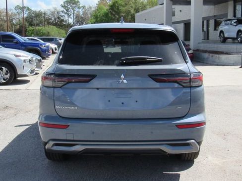 New 2026 Mitsubishi Outlander SE image 4