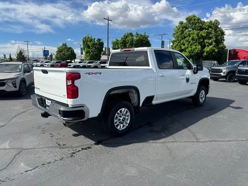 Used 2025 Chevrolet Silverado 3500 LT w/ Convenience Package AWD/4WD image 4