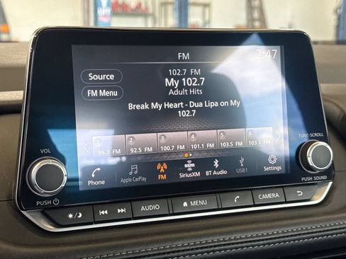 Used 2024 Nissan Rogue S AWD/4WD image 19