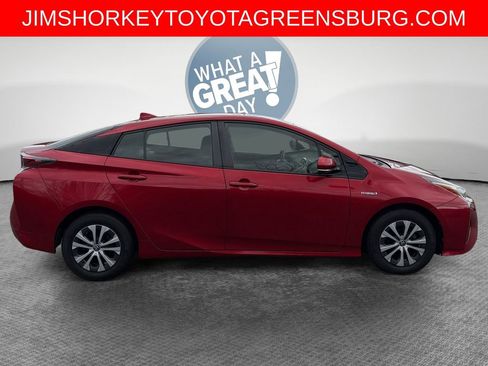 Used 2016 Toyota Prius Three FWD image 2