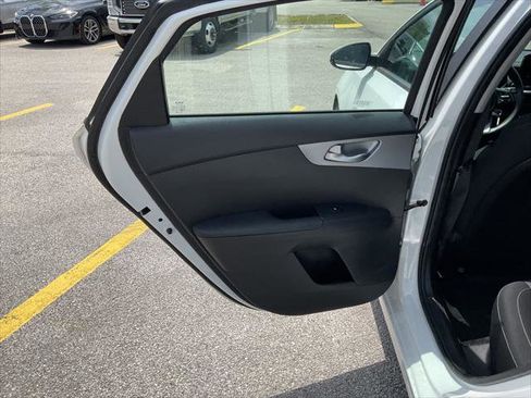 Used 2023 Kia Forte LXS FWD image 13