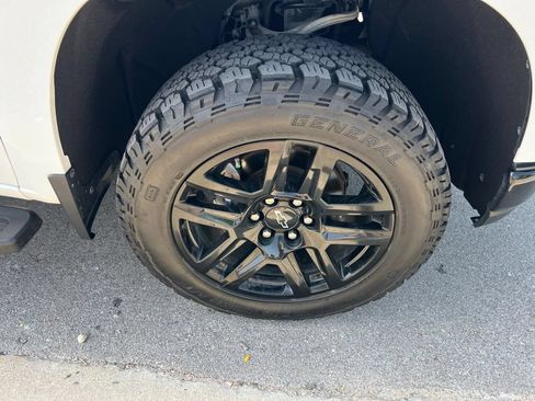 Used 2021 Chevrolet Silverado 1500 LT Trail Boss w/ Convenience Package II AWD/4WD image 11