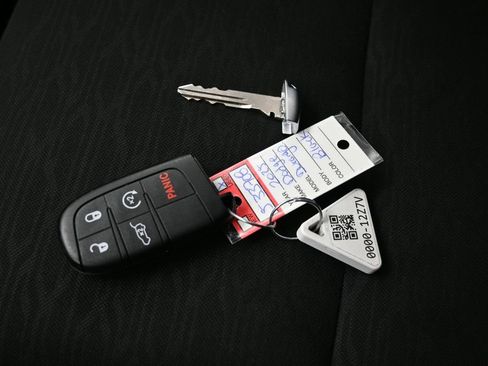 Used 2025 Dodge Durango GT AWD/4WD image 31