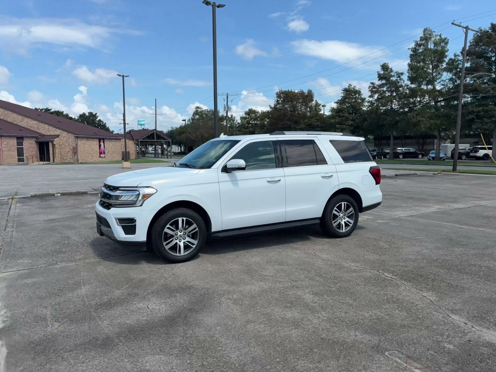 Used 2024 Ford Expedition Limited AWD/4WD image 7