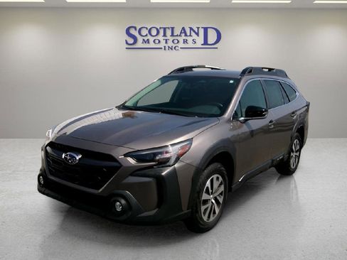 Used 2024 Subaru Outback Premium image 2