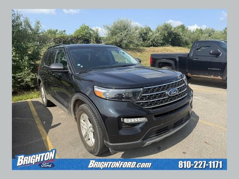 Certified 2023 Ford Explorer XLT w/ Equipment Group 202A AWD/4WD image 1