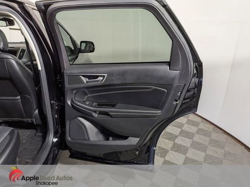 Used 2016 Ford Edge Titanium w/ Equipment Group 302A AWD/4WD image 41
