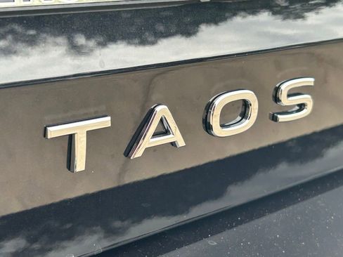 New 2026 Volkswagen Taos SE FWD image 22