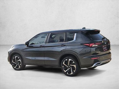 Used 2024 Mitsubishi Outlander SE FWD image 14