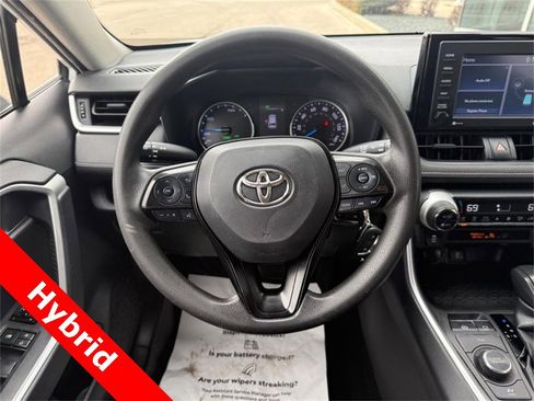 Used 2022 Toyota RAV4 LE image 14