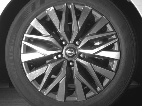 Used 2025 Nissan Altima 2.5 SV image 13