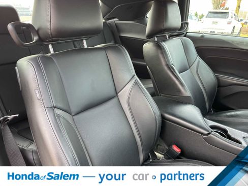 Used 2022 Dodge Challenger SXT w/ Plus Package image 14