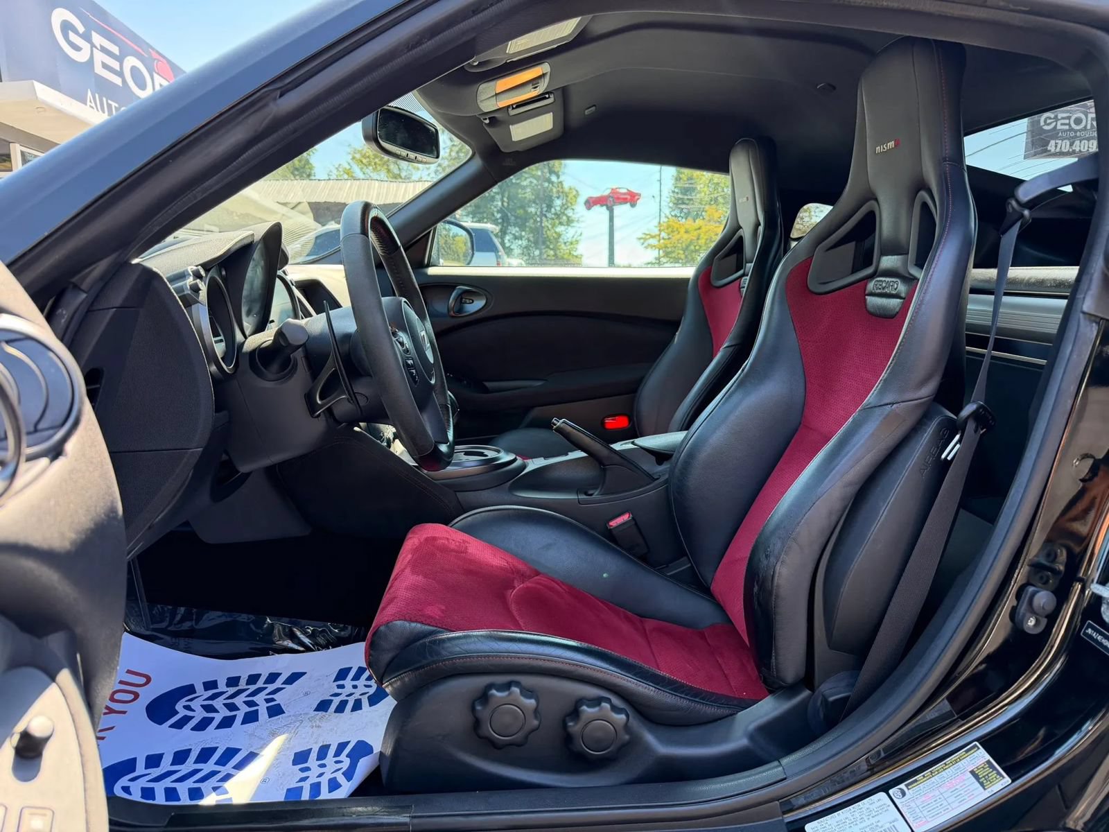 Used 2017 Nissan 370Z NISMO RWD image 11