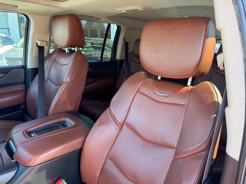 Used 2017 Cadillac Escalade ESV Luxury AWD/4WD image 45